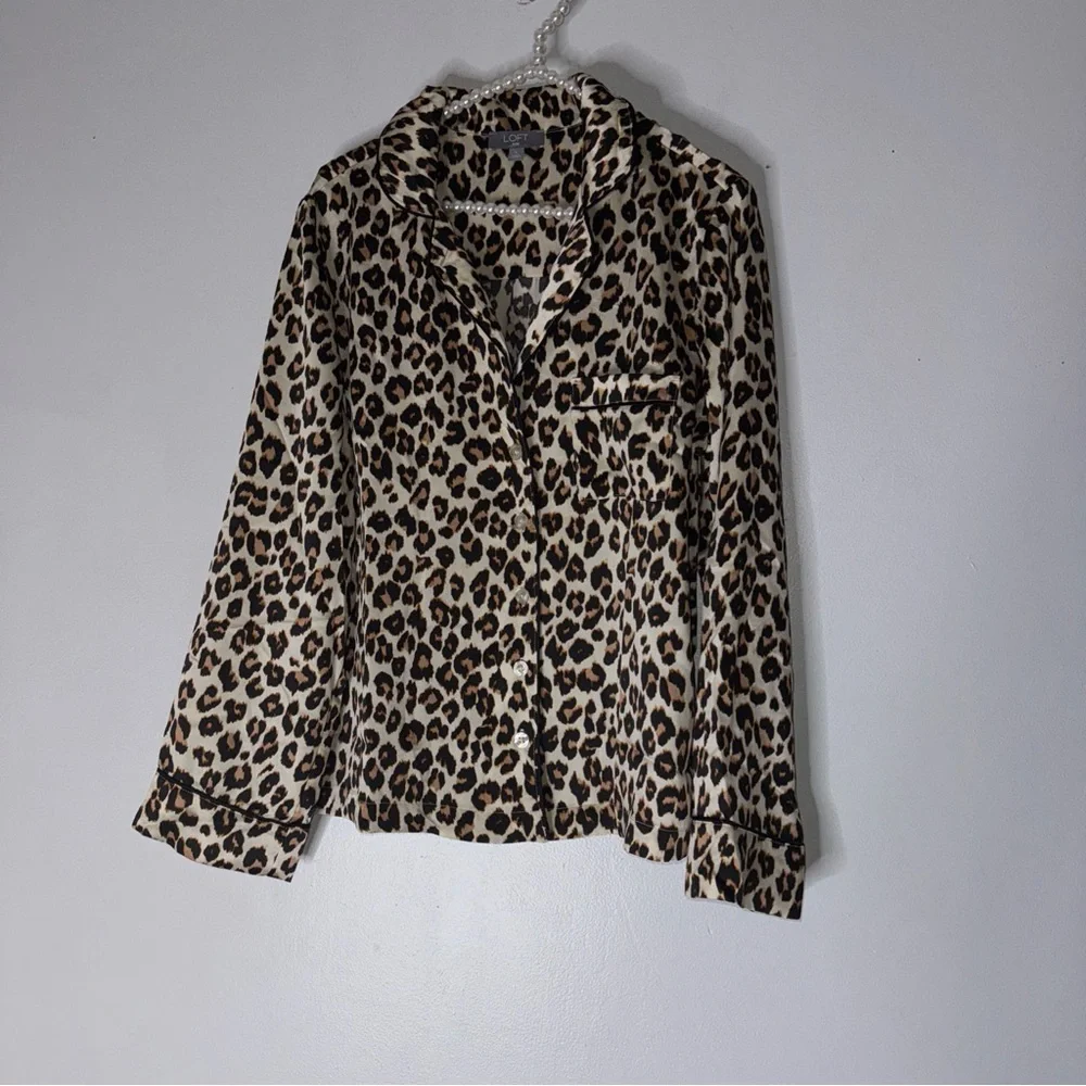 Loft Sleepwear XL 2 Piece Long Pajama Set‎ Satin Notch Collar Leopard Print